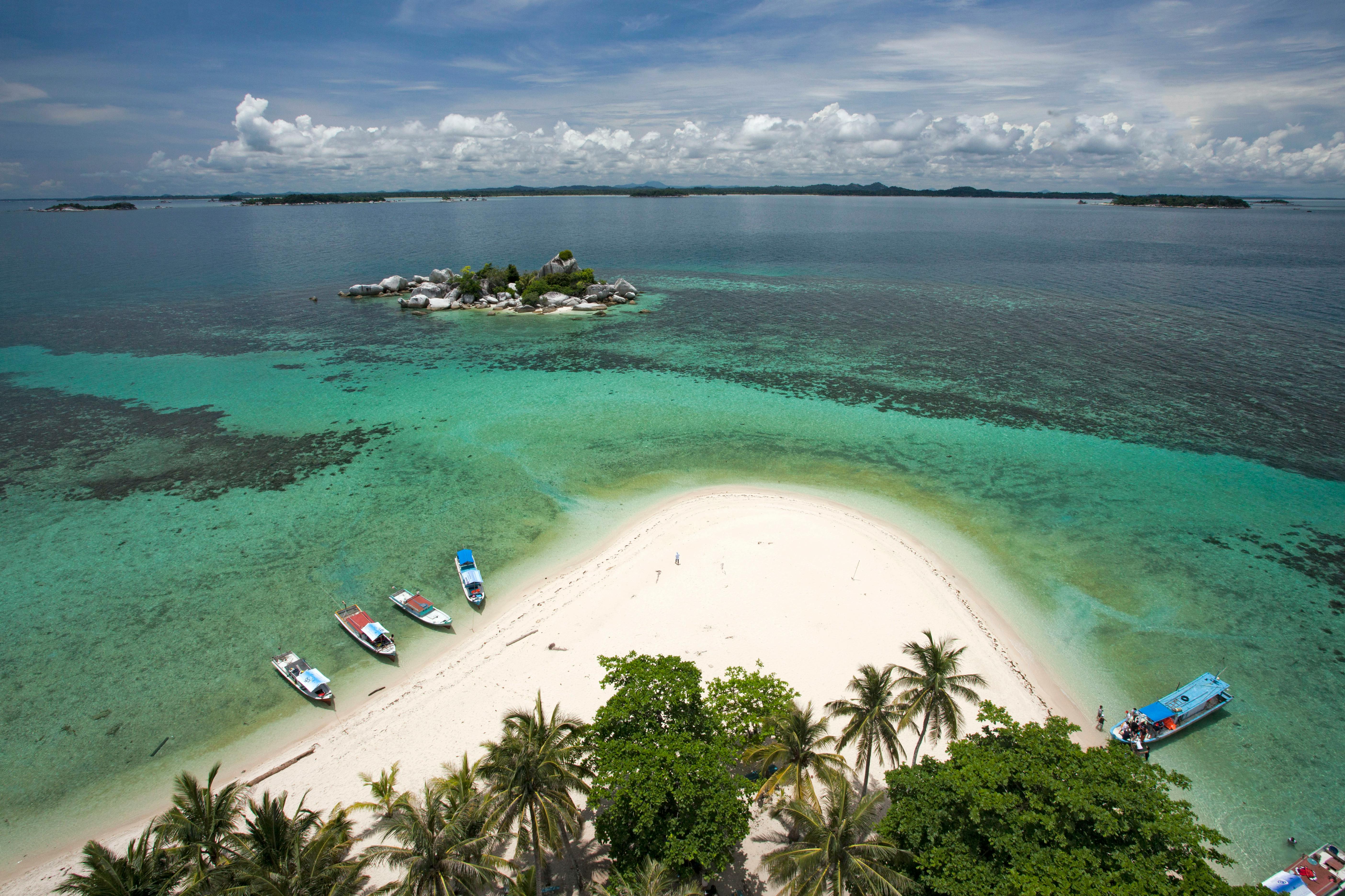Paket Murah 2D1N - Belitung